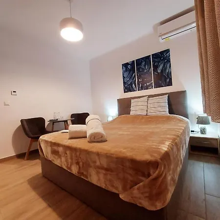 Enjoy Meteora Three Apartment
