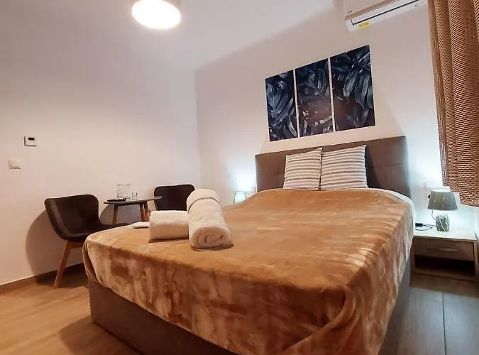 Enjoy Meteora Three Apartment